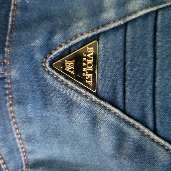 Blue Jeans Colombian with Stretchy Fit and Sleek Silhouette - Picture 5 of 6